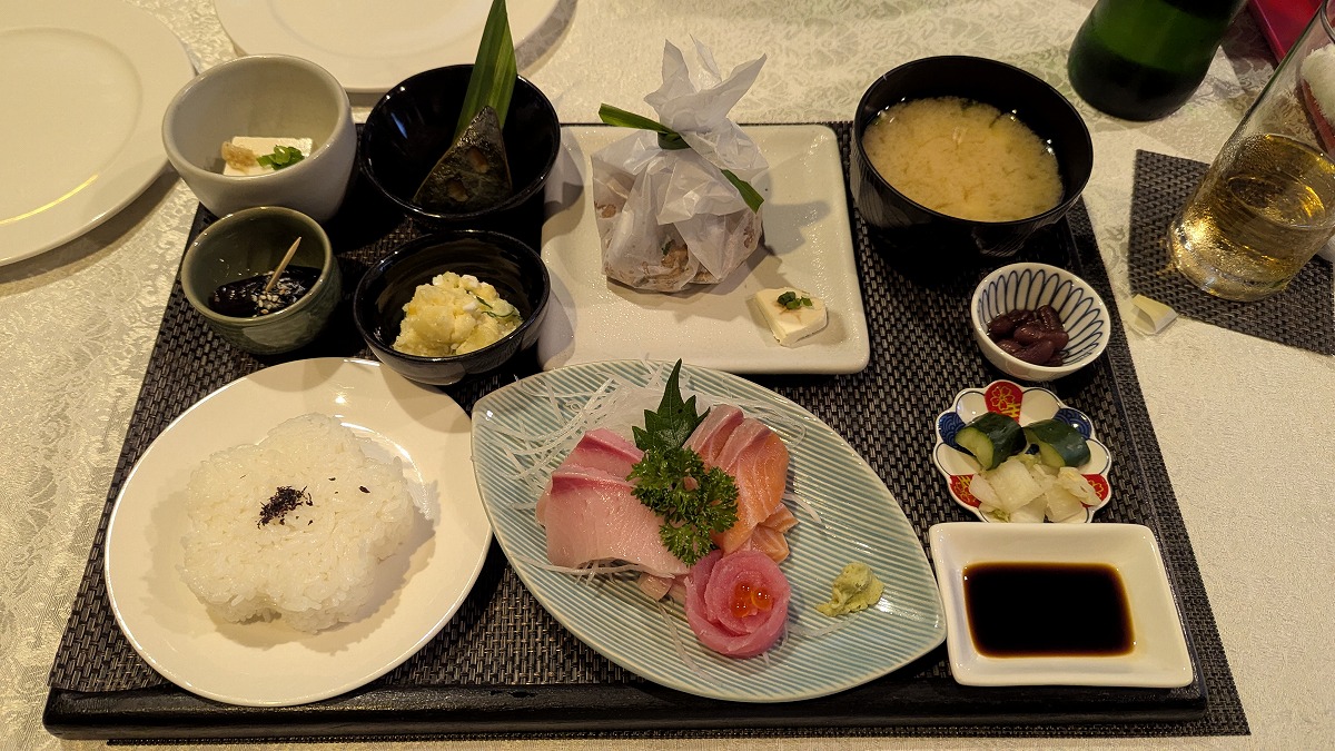 日本の方と和食を食べらながら情報交換してきました