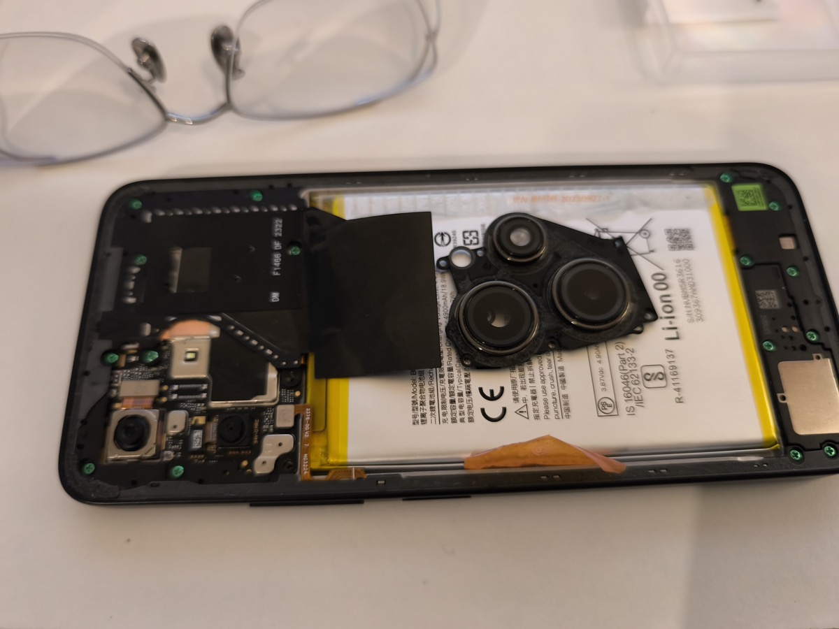 在留証明願を受け取る、スマホのバッテリー交換